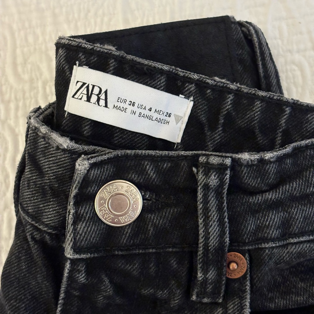 Zara Mom-Fit Jeans